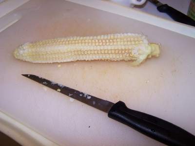 طرق تخزين الخضار والفواكه بالصور      (الجزء الاول) Corn cob cut